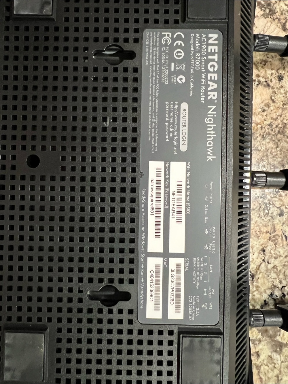 NETGEAR Black Tri-Antenna Wireless Router - Picture 5 of 5